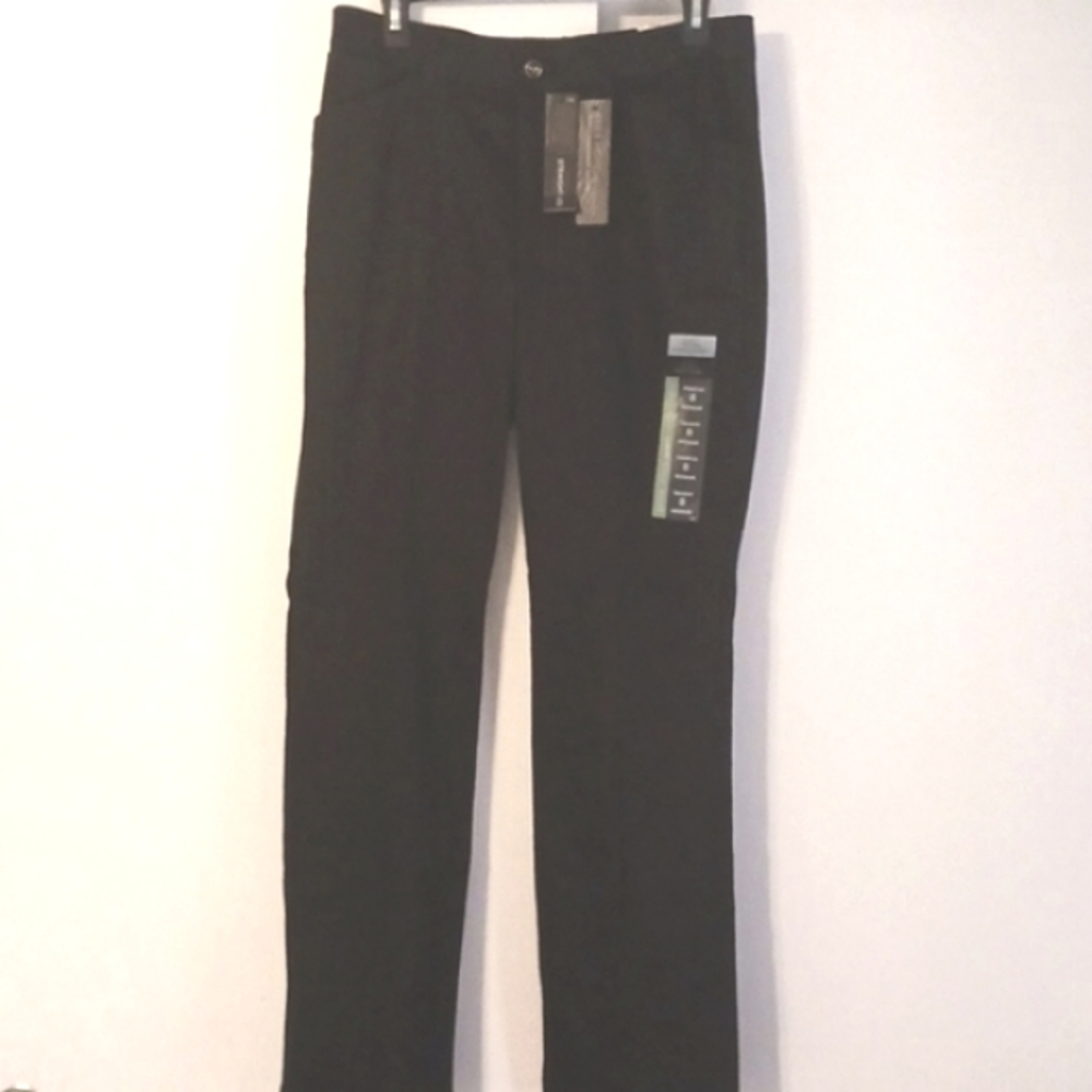Lee "Flex Motion" Black Straight Leg Mid Rise Regular Pants Size 8 Medium (NWT)